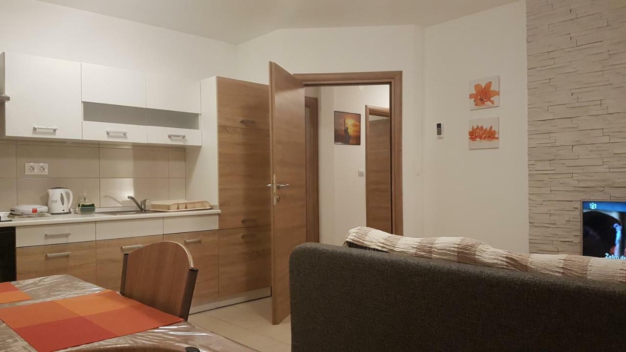 Apartment Orange Brist Pula Eksteriør billede