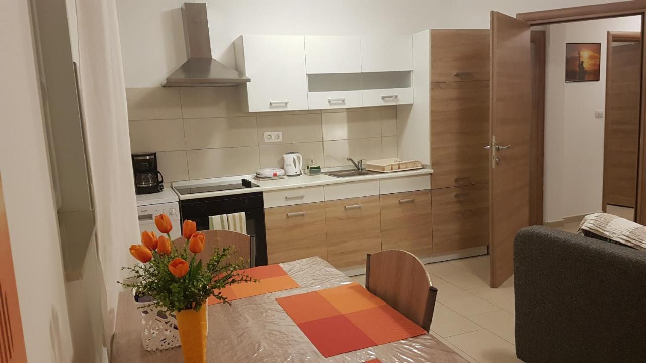 Apartment Orange Brist Pula Eksteriør billede